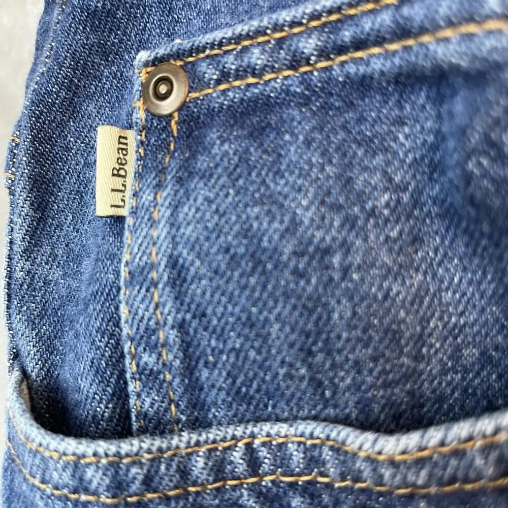 L L Bean Mens Jeans Natural Fit Size 38 x29 104731 Denim Straight Leg Chore Work